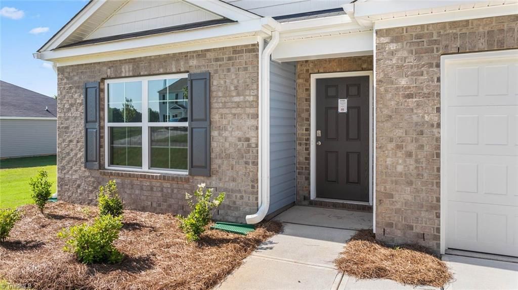 Photo of 4710 Mount Hope Drive, Winston-Salem, NC 27107 (MLS # 1212611)