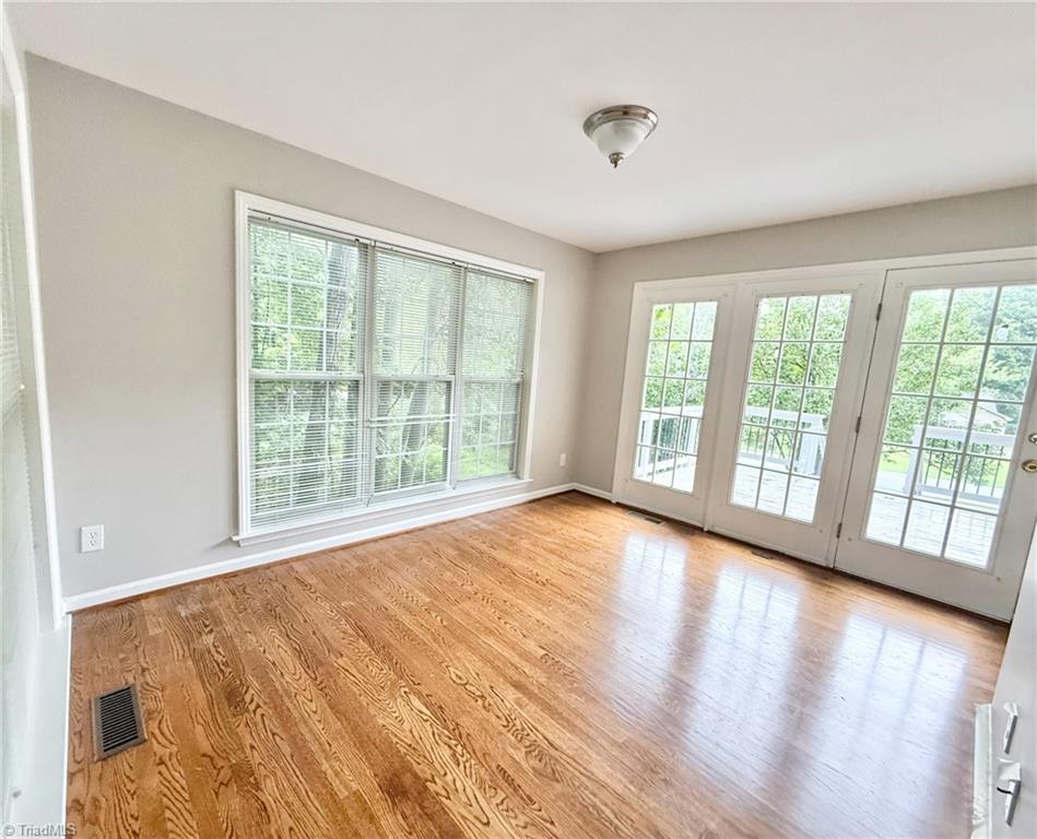 Oak Ridge, North Carolina 27310, United States, 3 Bedrooms Bedrooms, ,2 BathroomsBathrooms,Residential,Pending,201074