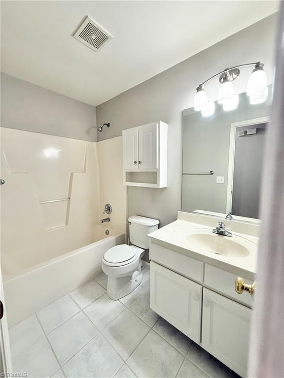 Oak Ridge, North Carolina 27310, United States, 3 Bedrooms Bedrooms, ,2 BathroomsBathrooms,Residential,Pending,201074