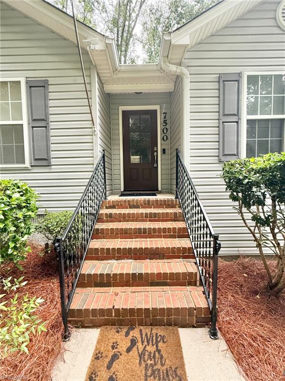 Oak Ridge, North Carolina 27310, United States, 3 Bedrooms Bedrooms, ,2 BathroomsBathrooms,Residential,Pending,201074