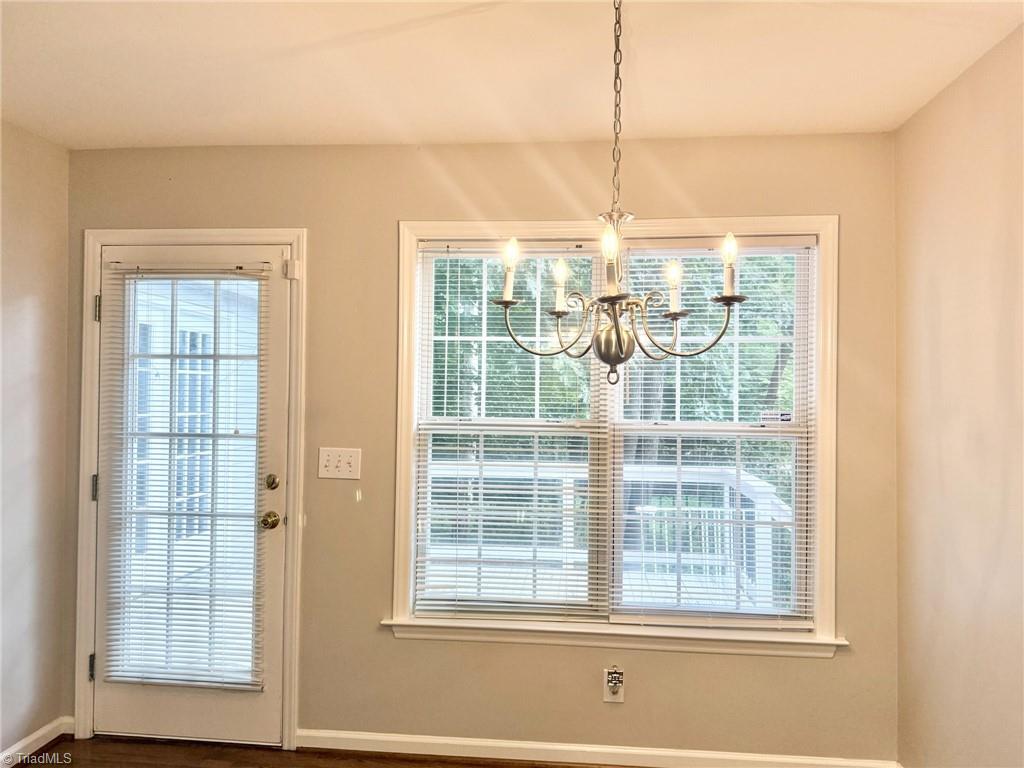 Oak Ridge, North Carolina 27310, United States, 3 Bedrooms Bedrooms, ,2 BathroomsBathrooms,Residential,Pending,201074