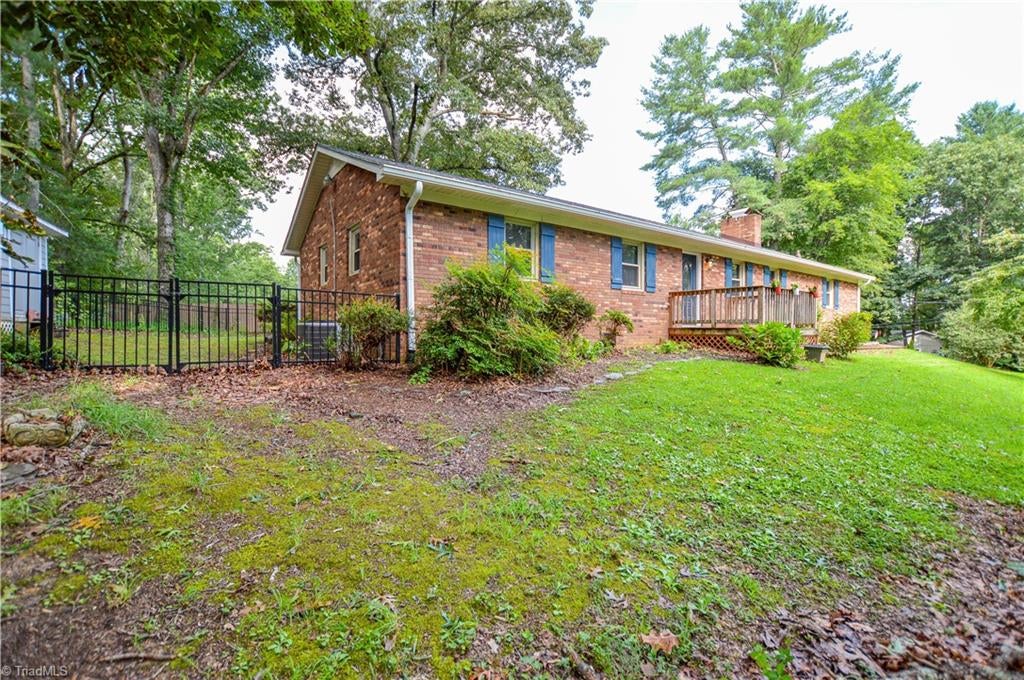 Photo of 1507 Overlook Drive, Wilkesboro, NC 28697 (MLS # 1230559)