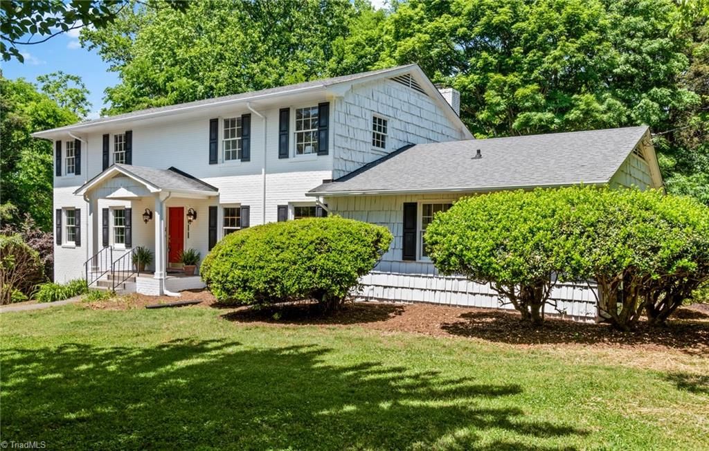 Photo of 7015 Woodlark Court, Clemmons, NC 27012 (MLS # 1218638)