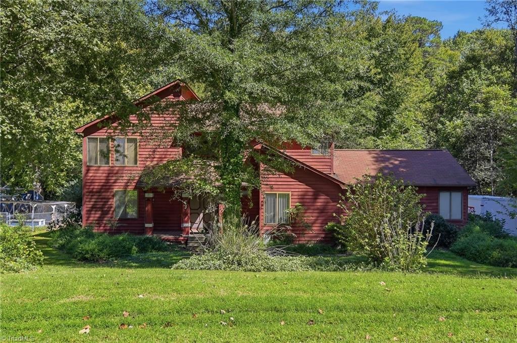 Photo of 3808 Briarwood Avenue, High Point, NC 27265 (MLS # 1237111)