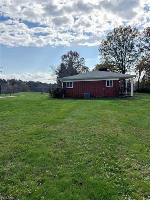 A home in Mount Airy