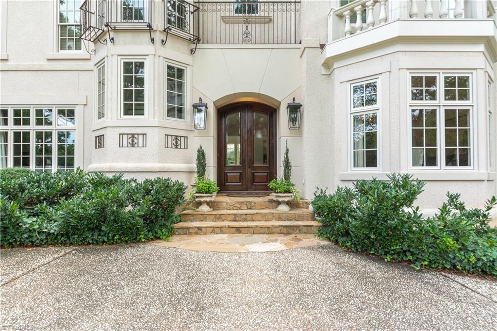 807 Sunset Drive