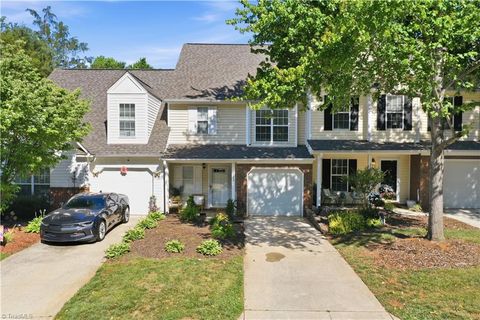Townhouse For Sale - 822 Creek Crossing Trail<br/> Whitsett, NC 27377