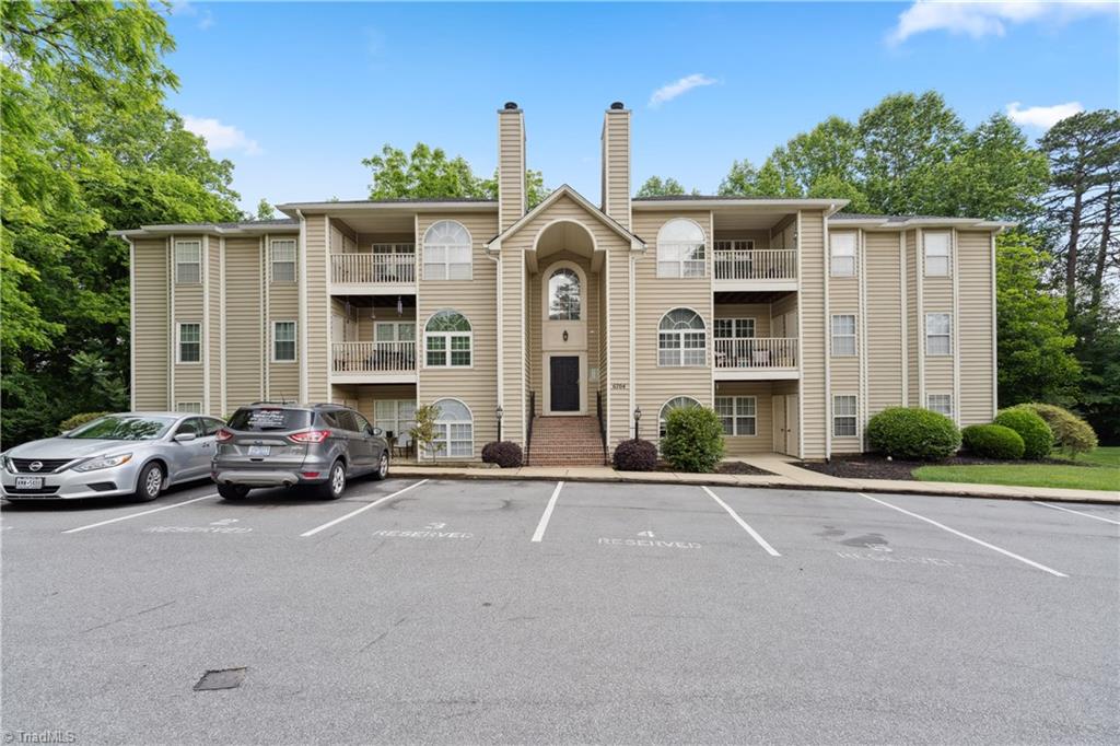 6704 W Friendly Avenue #4A, Greensboro, North Carolina image 1