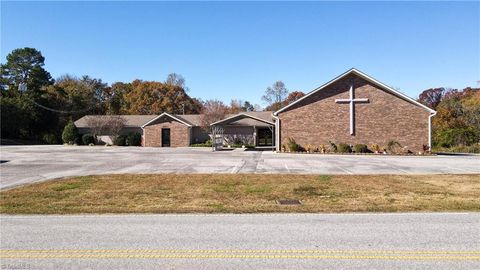 5043 Meadowbrook Drive Trinity NC 27370