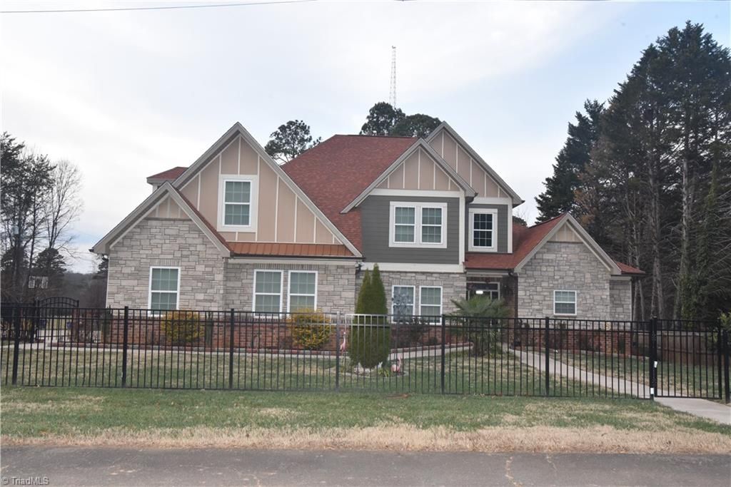 Photo of 1413 Bancroft Street, Winston-Salem, NC 27127 (MLS # 1204864)