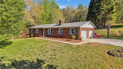 Homes For Sale - 5215 Statesville Road<br/> North Wilkesboro, NC 28659