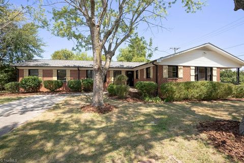 Photo for 2609 Mcconnell Road