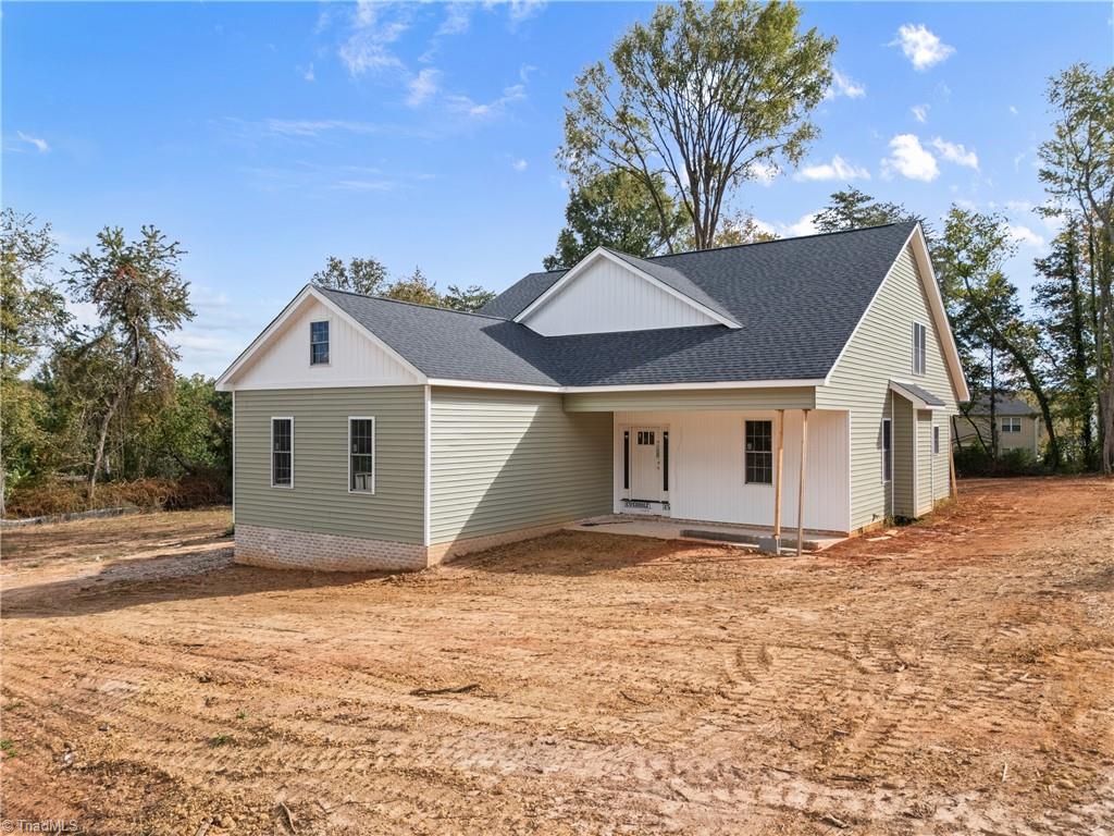 Pfafftown, North Carolina 27040, United States, 3 Bedrooms Bedrooms, ,3 BathroomsBathrooms,Residential,Active,171704