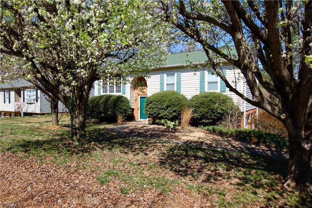 Photo of 899 Elmhurst Street, Winston-Salem, NC 27127 (MLS # 1213397)