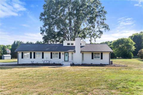 Homes For Sale - 5833 Billet Road<br/> Guilford County, Oak Ridge, NC 27310