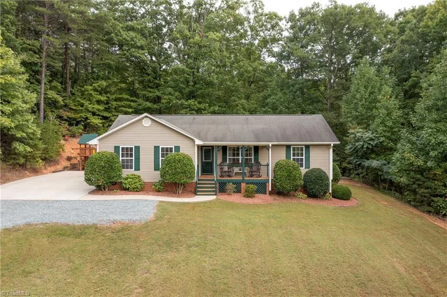 3365 Nc Highway 66 Hwy S, King, NC, 27021