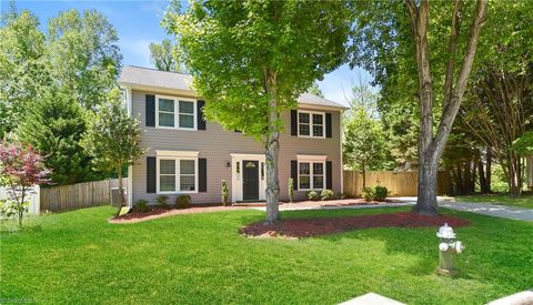 Homes For Sale - 6313 Bonnybrook Court<br/> Greensboro, NC 27410