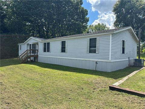 Mobile Home For Rent - 5595 Nc Highway 66 Hwy<br/> King, NC 27021