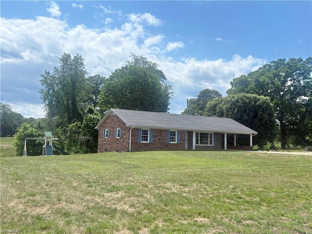 Photo of 3625 Austin Little Mtn Road, Roaring River, NC 28669 (MLS # 1219602)