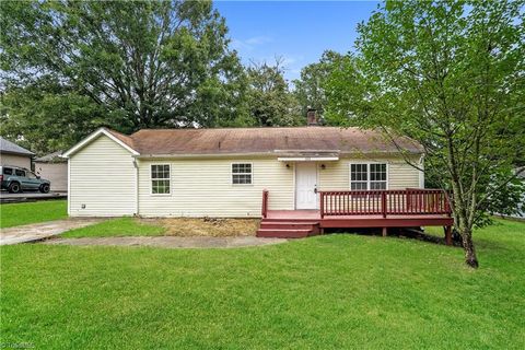 603 Edgewood Avenue Thomasville NC 27360