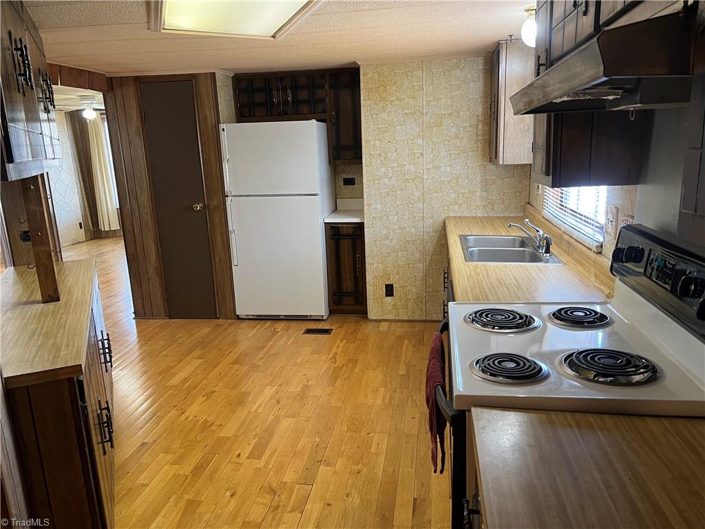 9238 Glen Cross Drive, Kernersville, North Carolina image 10