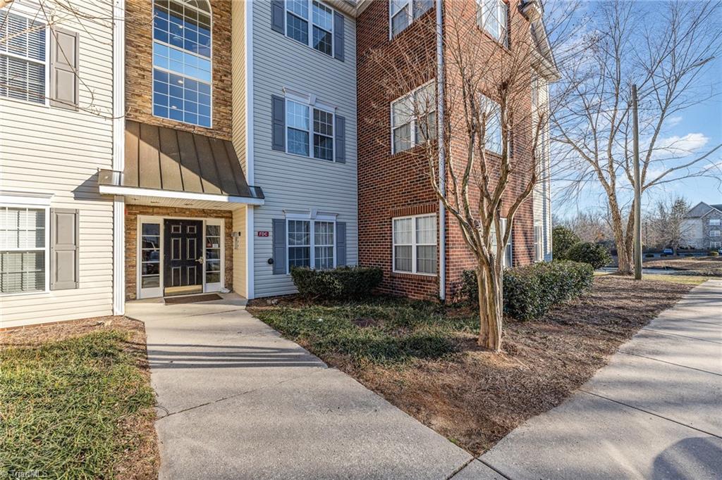 3716 Spanish Peak Drive #1D, High Point, North Carolina image 3