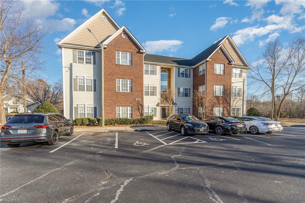 3716 Spanish Peak Drive #1D, High Point, North Carolina image 1