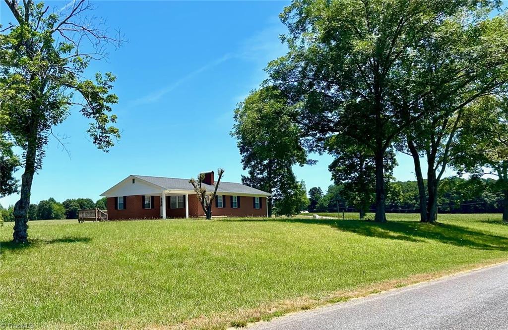 1838 Dobbins Mill Road, Elkin, North Carolina image 3