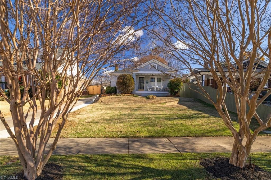 Photo of 304 N Tremont Drive, Greensboro, NC 27403 (MLS # 1204353)