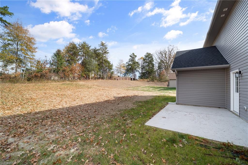 Winston-Salem, North Carolina 27127, United States, 4 Bedrooms Bedrooms, ,4 BathroomsBathrooms,Residential,Active,244131