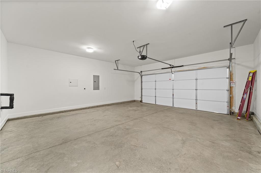 Winston-Salem, North Carolina 27127, United States, 4 Bedrooms Bedrooms, ,4 BathroomsBathrooms,Residential,Active,244131