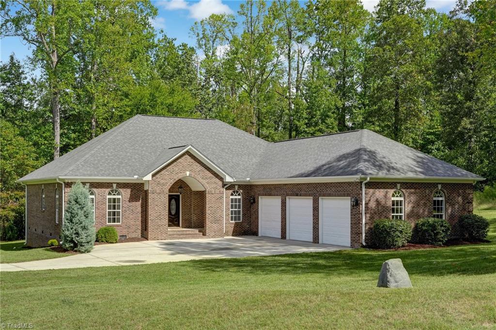 Photo of 5219 Bethany Park Drive, Pleasant Garden, NC 27313 (MLS # 1237362)