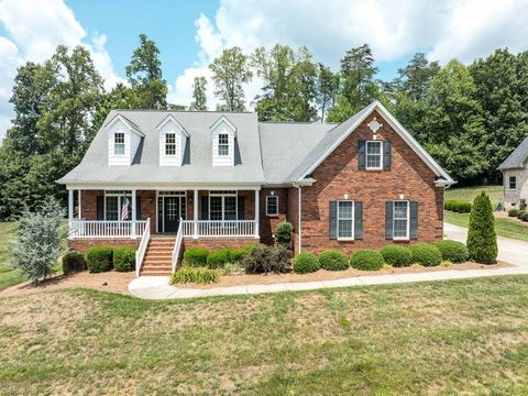 Homes For Sale - 6623 Aspen Forest Lane<br/> Forsyth County, Walkertown, NC 27051