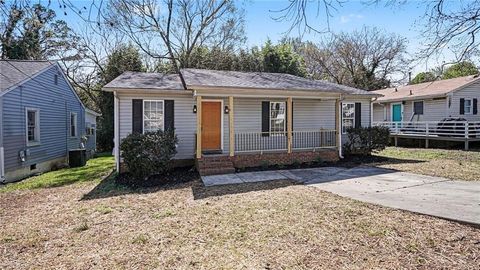 Homes For Sale - 224 Friendly Avenue<br/> High Point, NC 27260