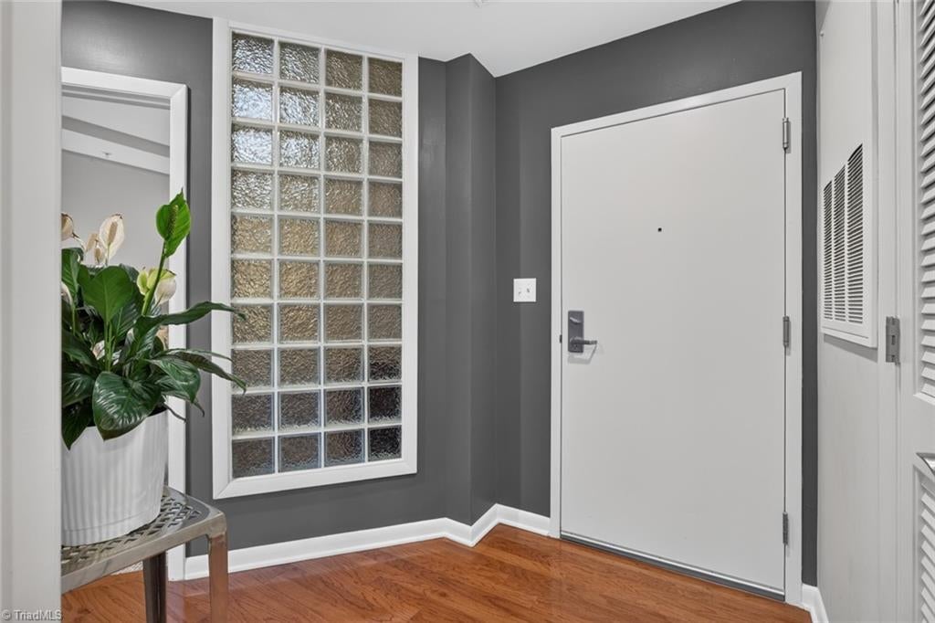 605 W Market Street 206