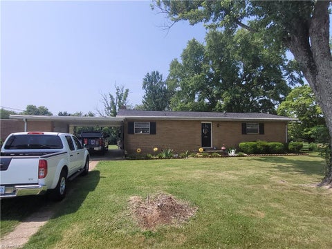 Homes For Rent - 670 Holly Springs Road<br/> Mount Airy, NC 27030