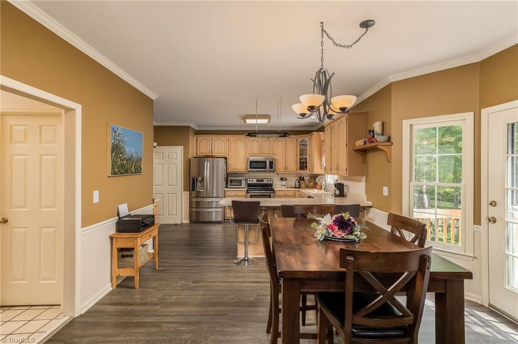 Photo 12 of 48 of 2687 Amesbury Road house