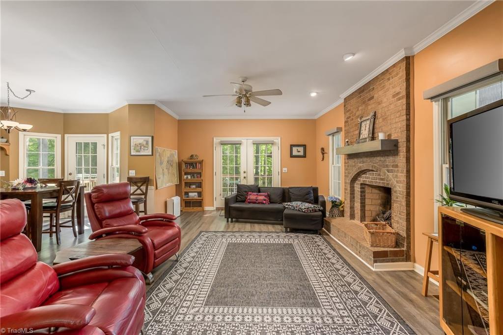 Photo 8 of 48 of 2687 Amesbury Road house