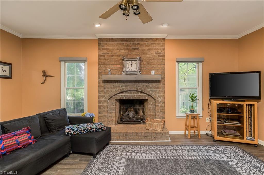 Photo 9 of 48 of 2687 Amesbury Road house