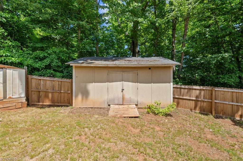 1004 Candlewood Circle, Siler City, North Carolina image 33