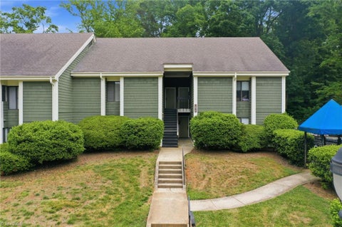 Condo For Sale - 1514 Benjamin Parkway #A<br/> Greensboro, NC 27408