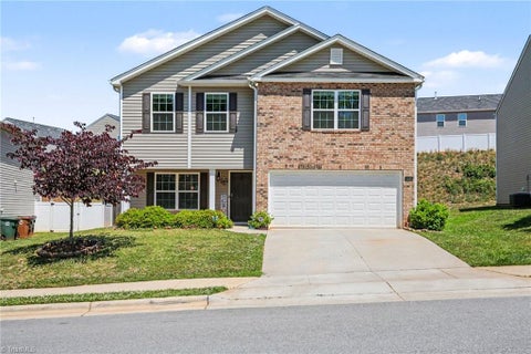Homes For Sale - 5105 Black Forest Drive<br/> Greensboro, NC 27405
