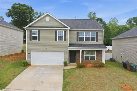 Homes For Sale - 4014 Bobtail Court<br/> Greensboro, NC 27405