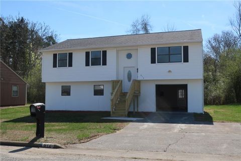 Single Family Residence in Winston Salem NC 612 Kingsberry Park Drive 3.jpg