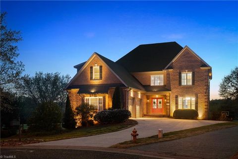 Homes For Sale - 1040 Keswick Lane<br/> Davidson County, Clemmons, NC 27012