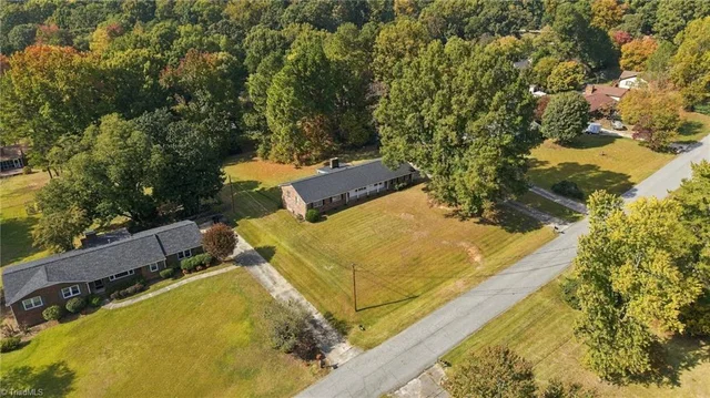 113 Sagewood Road, photo 5 of 49
