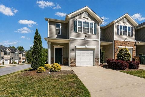 Homes For Sale - 3801 Buckskin Way<br/> Greensboro, NC 27405