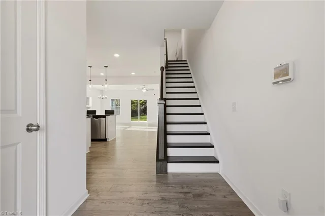 1 Naima Lane, photo 5 of 21