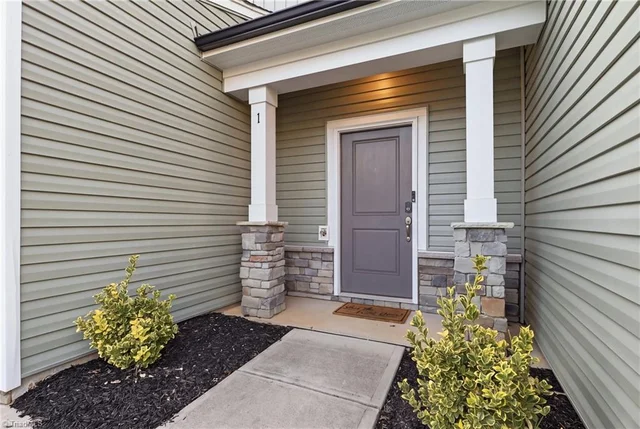 1 Naima Lane, photo 4 of 21