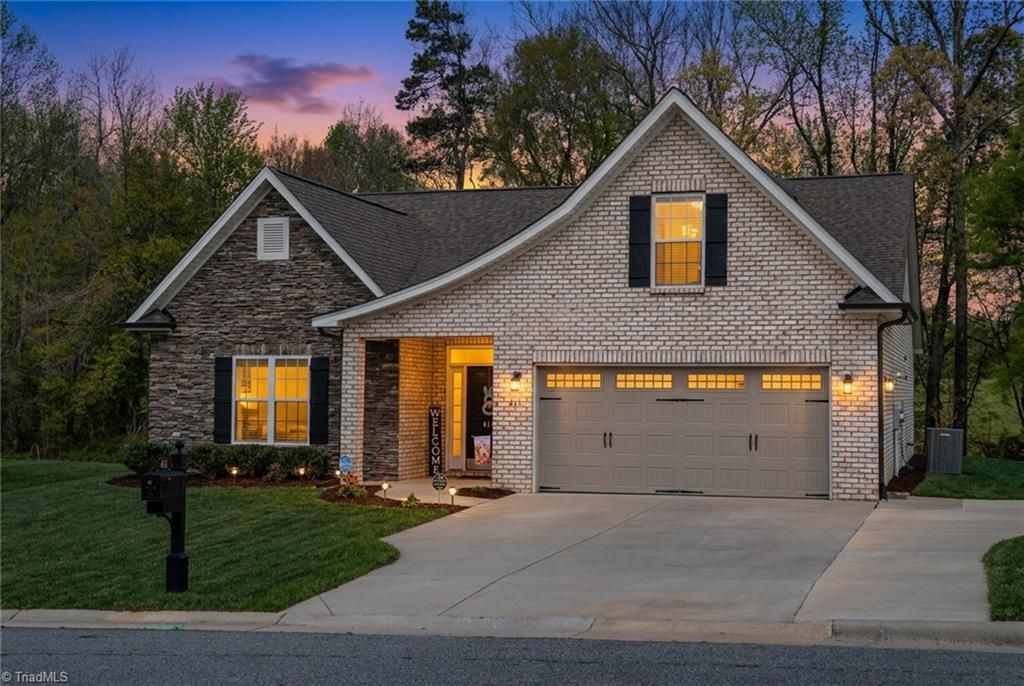 Photo of 411 Freemont Drive, Thomasville, NC 27360 (MLS # 1219209)